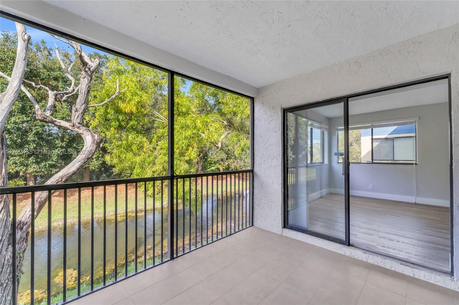 RACQUET CLUB VILLAGE APAR - Residential Lease