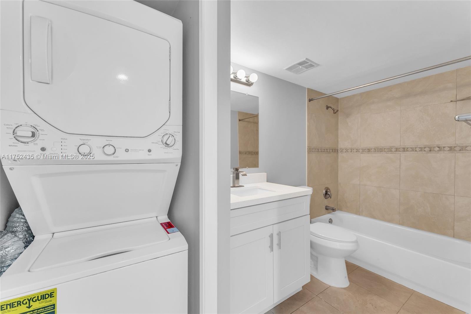 RACQUET CLUB VILLAGE APAR - Residential Lease