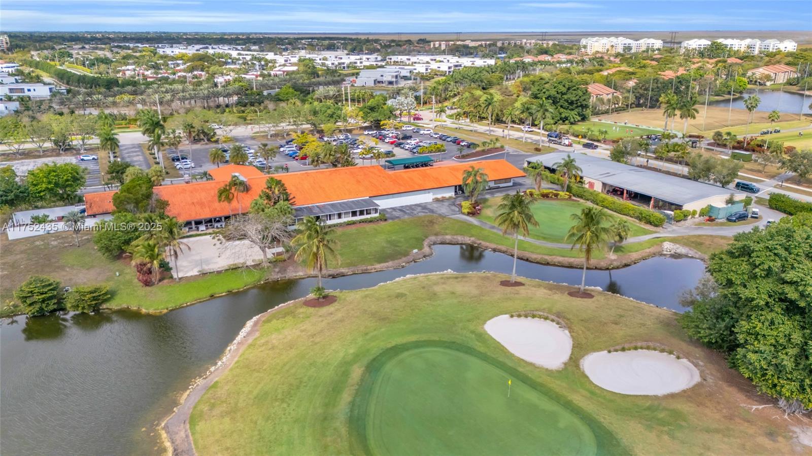 RACQUET CLUB VILLAGE APAR - Residential Lease