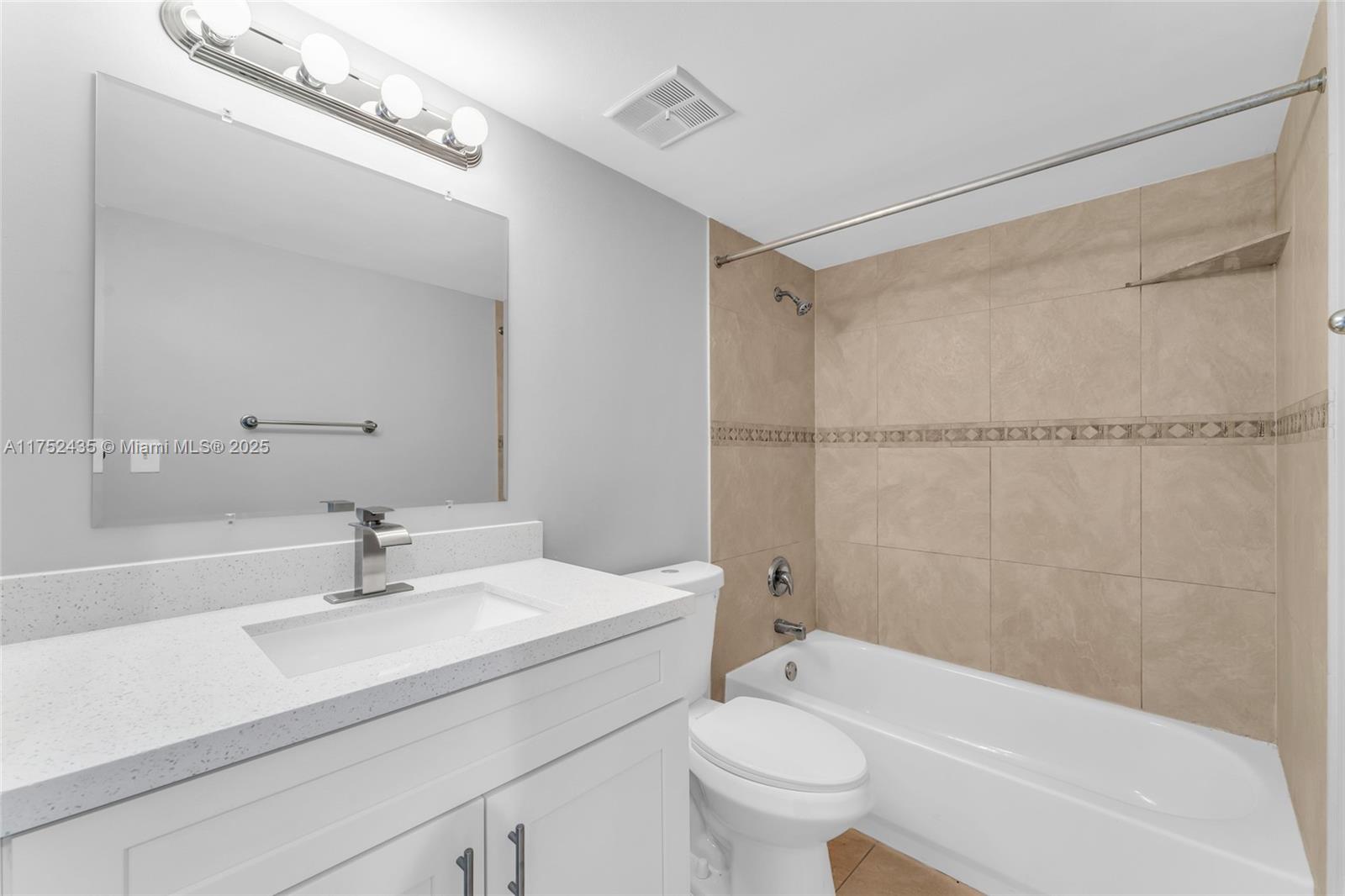 RACQUET CLUB VILLAGE APAR - Residential Lease