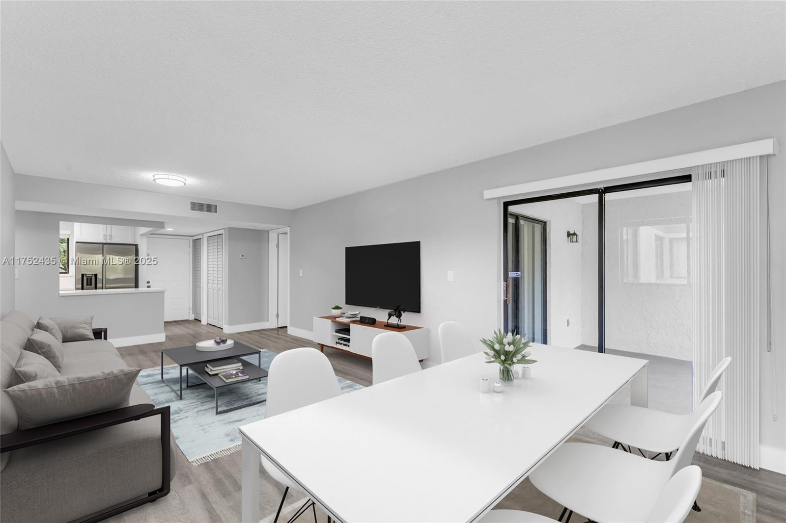 RACQUET CLUB VILLAGE APAR - Residential Lease