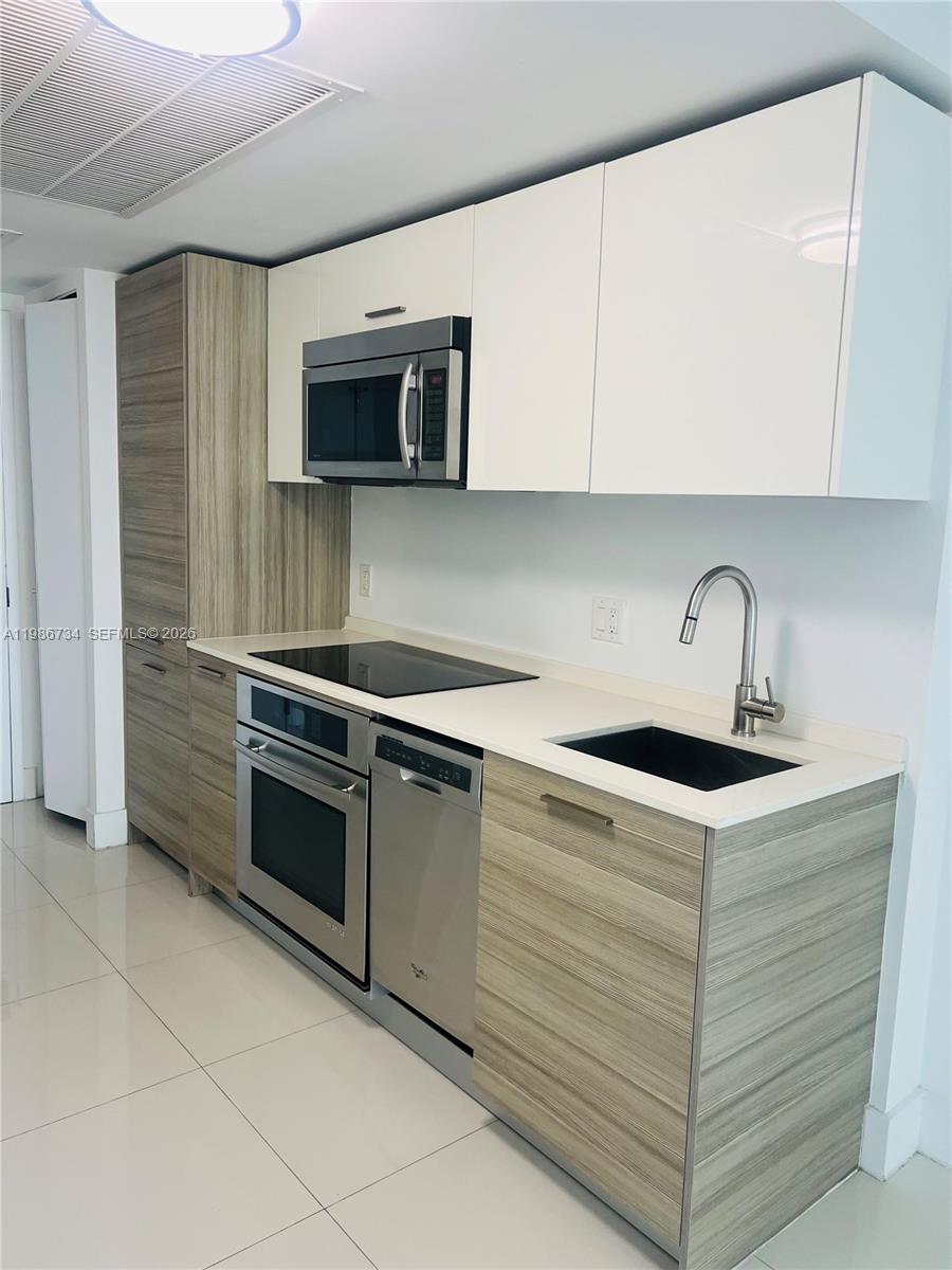 BRICKELLHOUSE CONDO - Residential