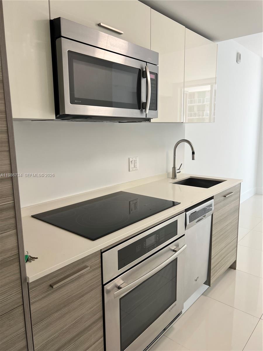 BRICKELLHOUSE CONDO - Residential