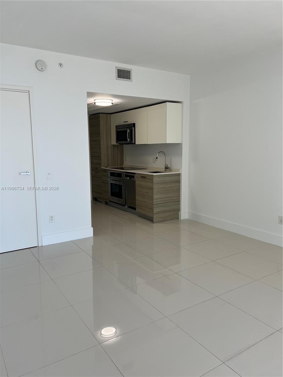 BRICKELLHOUSE CONDO - Residential