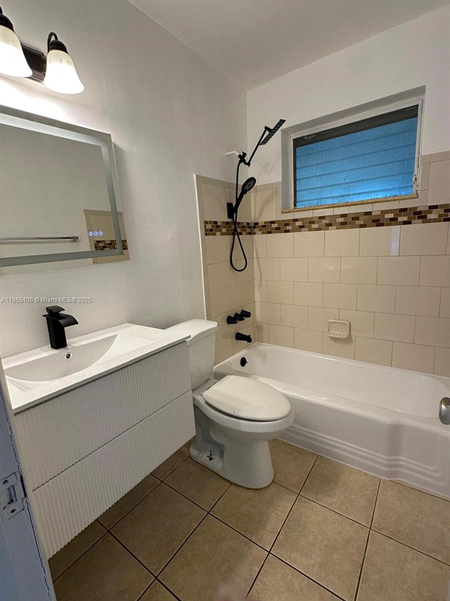 DAVIS ISLES - Residential Lease