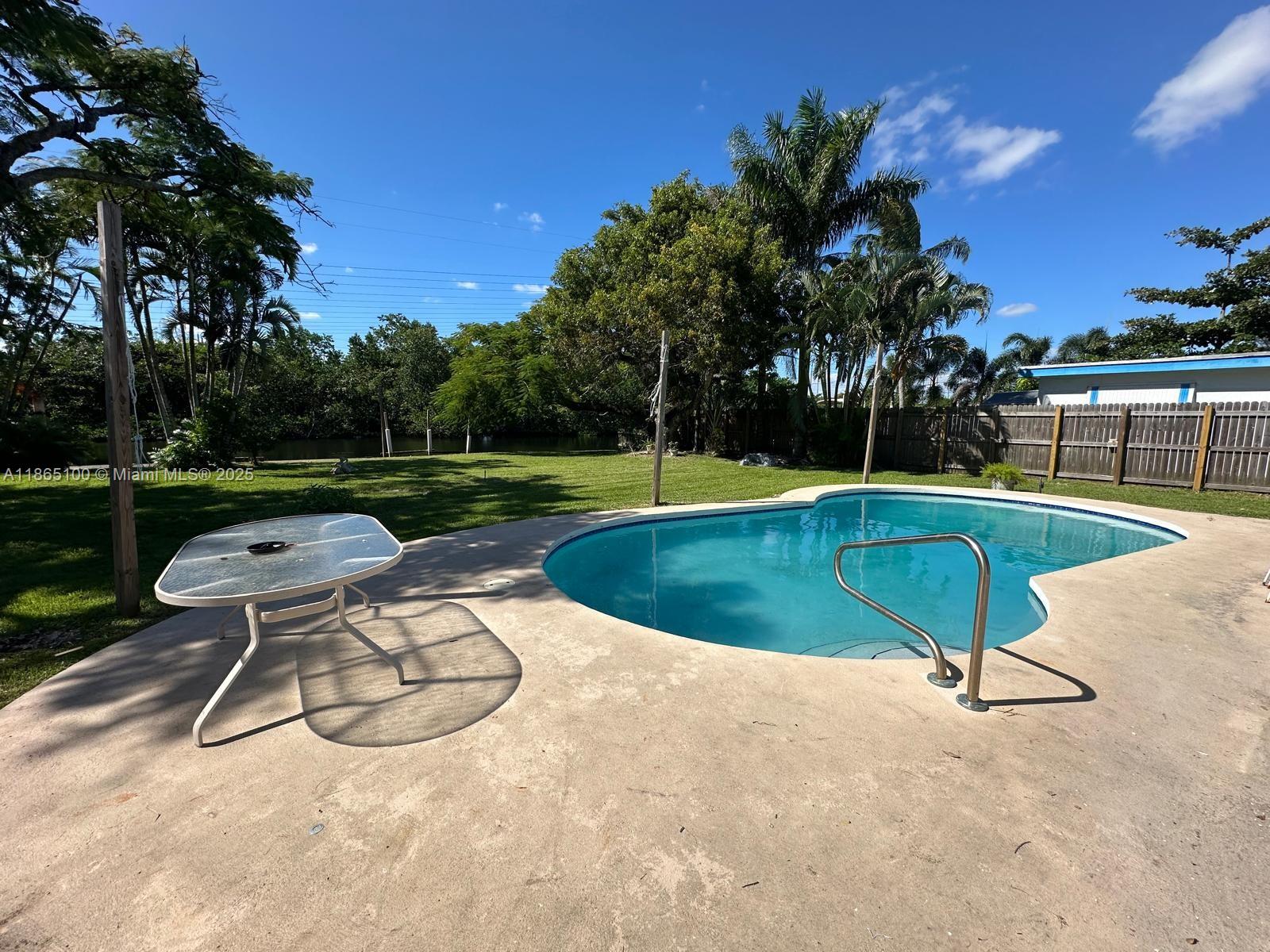 DAVIS ISLES - Residential Lease