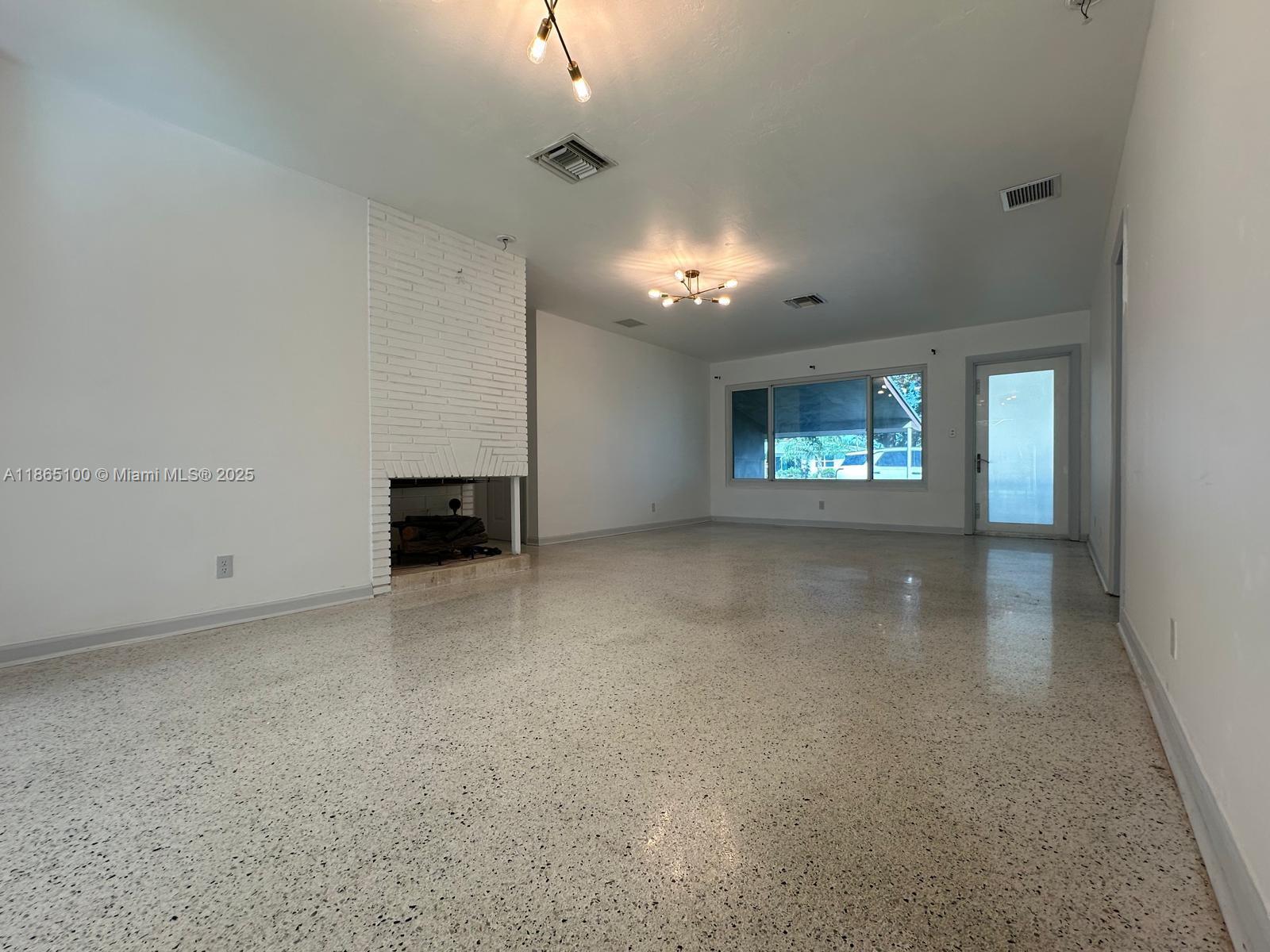 DAVIS ISLES - Residential Lease