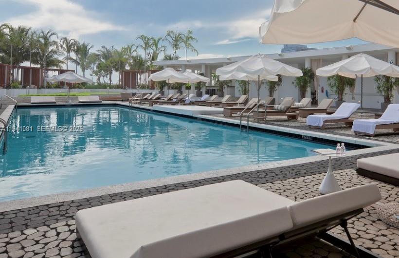 PARAMOUNT BAY CONDO - Residential