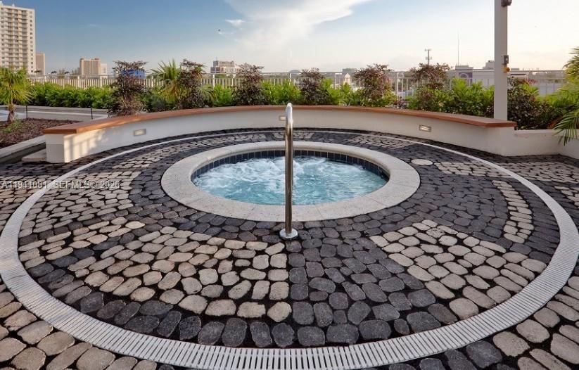 PARAMOUNT BAY CONDO - Residential