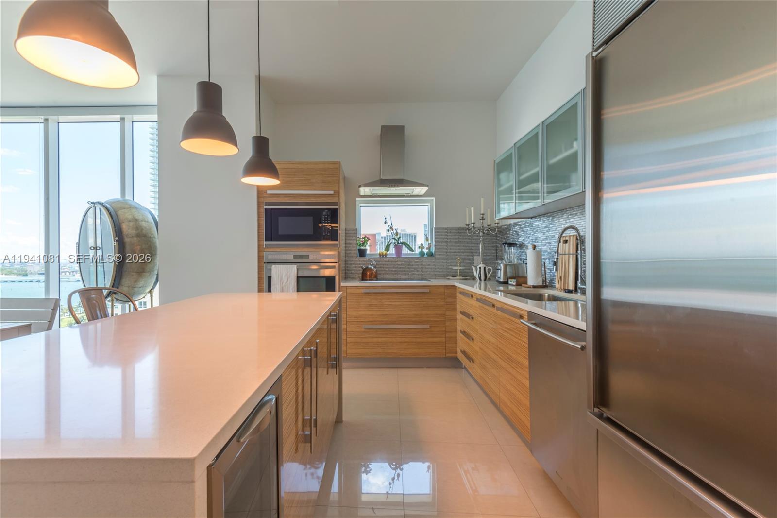 PARAMOUNT BAY CONDO - Residential