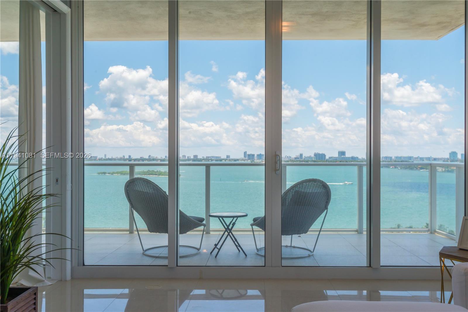 PARAMOUNT BAY CONDO - Residential