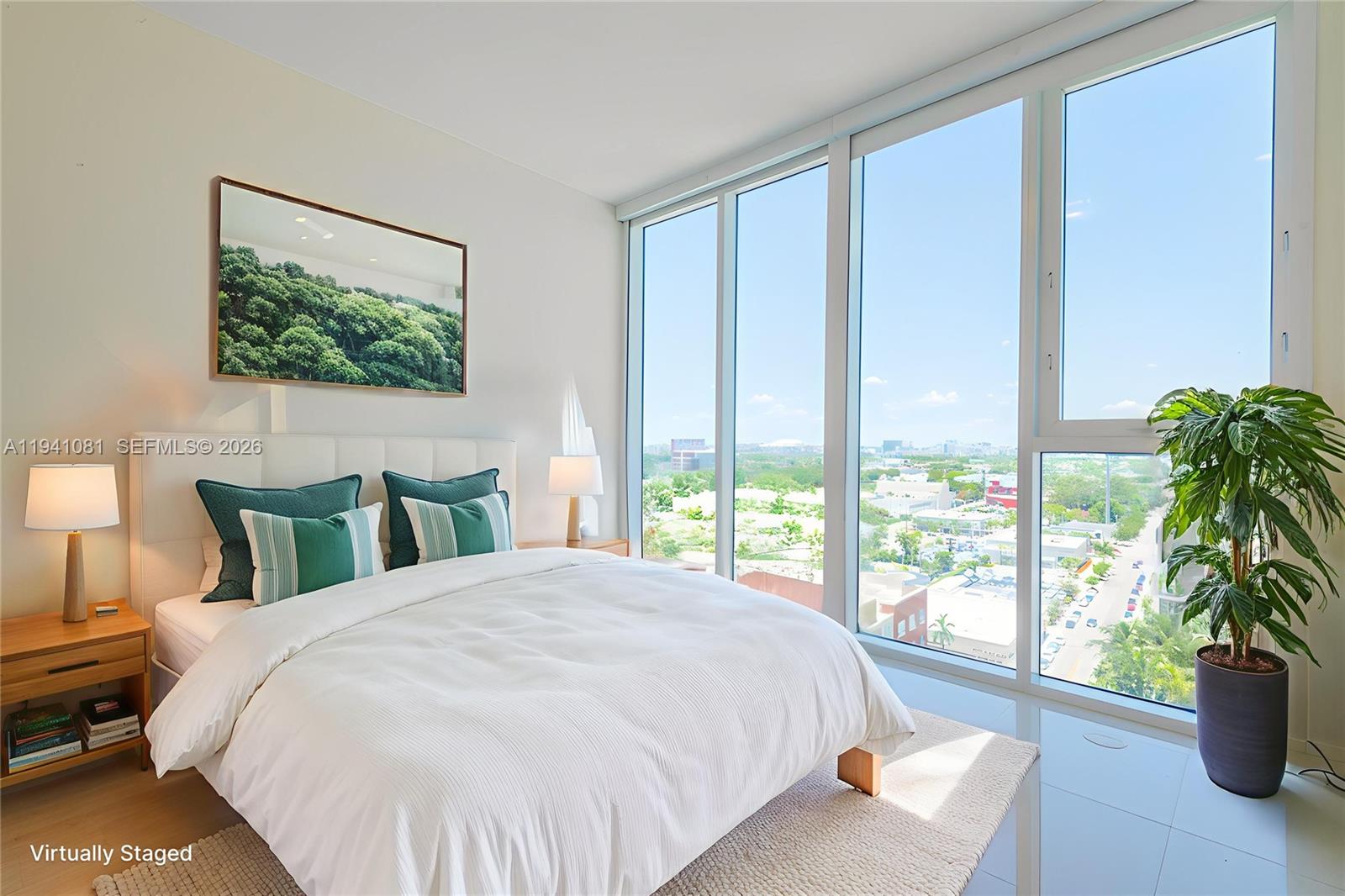 PARAMOUNT BAY CONDO - Residential