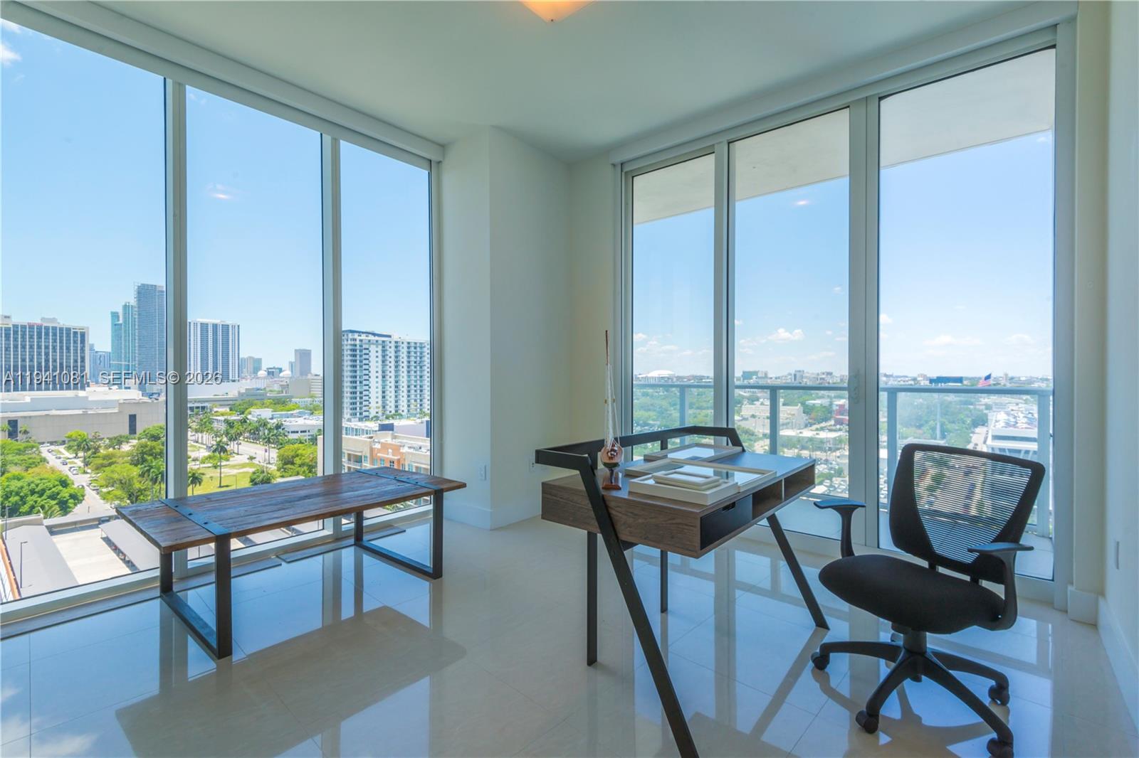 PARAMOUNT BAY CONDO - Residential
