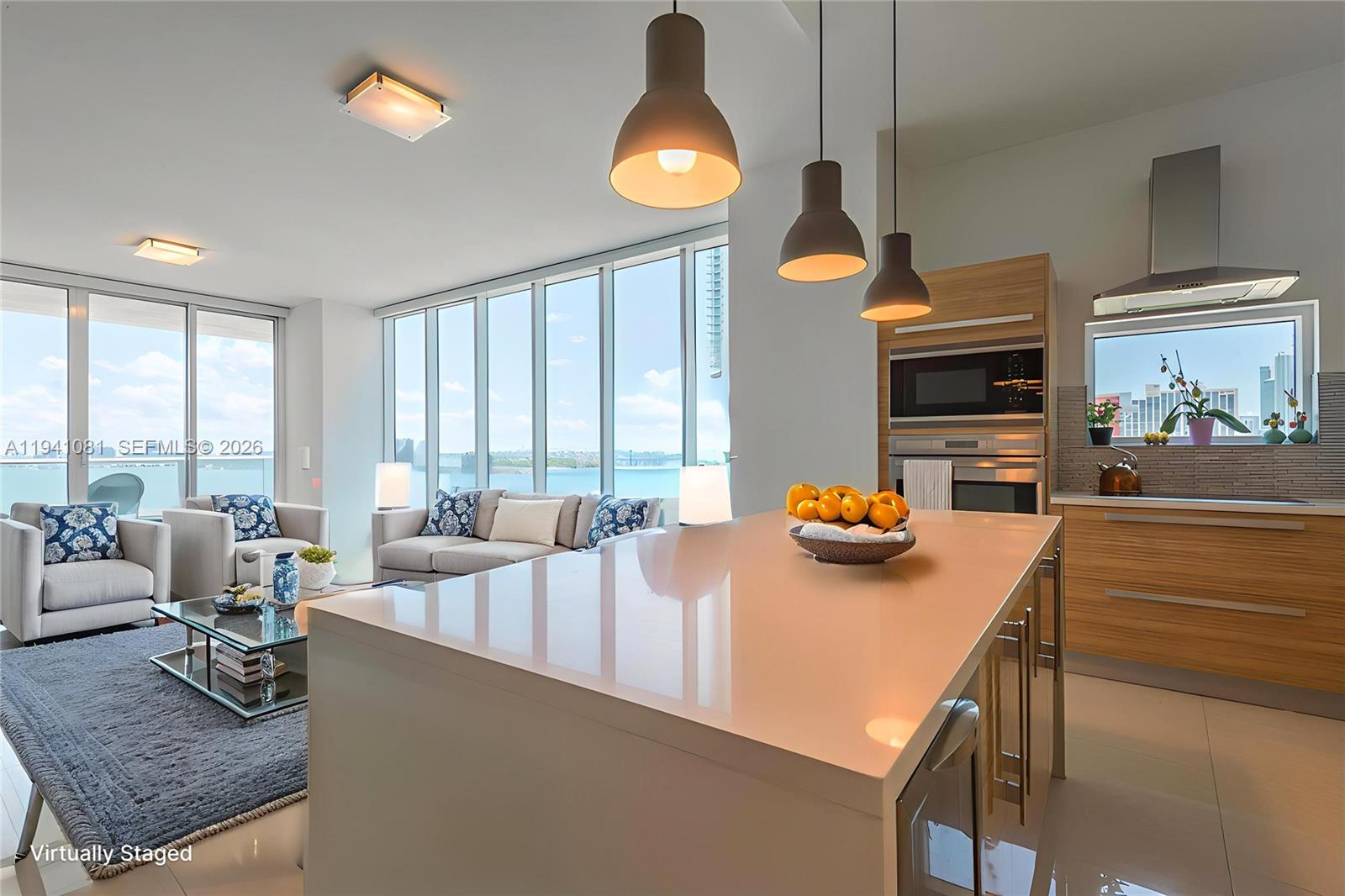 PARAMOUNT BAY CONDO - Residential