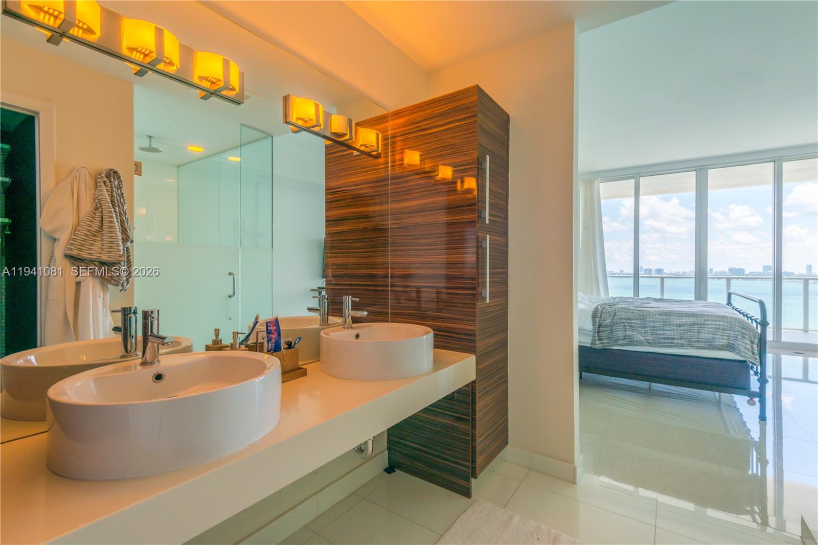 PARAMOUNT BAY CONDO - Residential