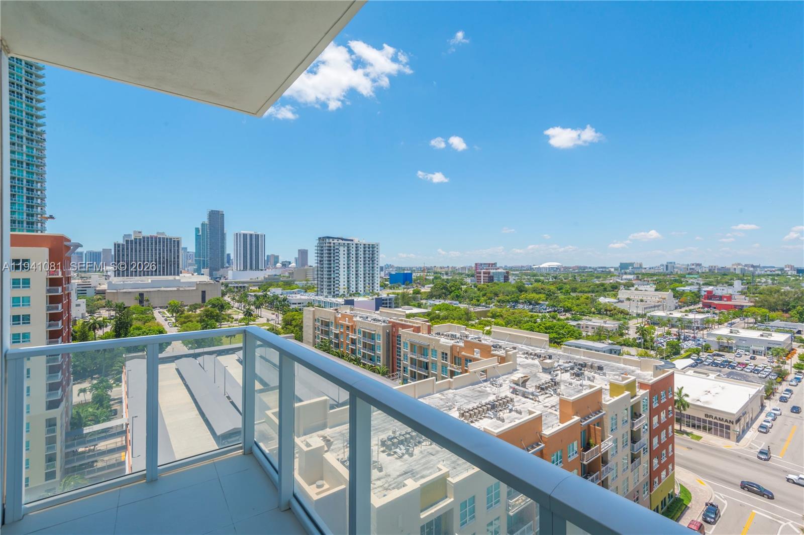 PARAMOUNT BAY CONDO - Residential