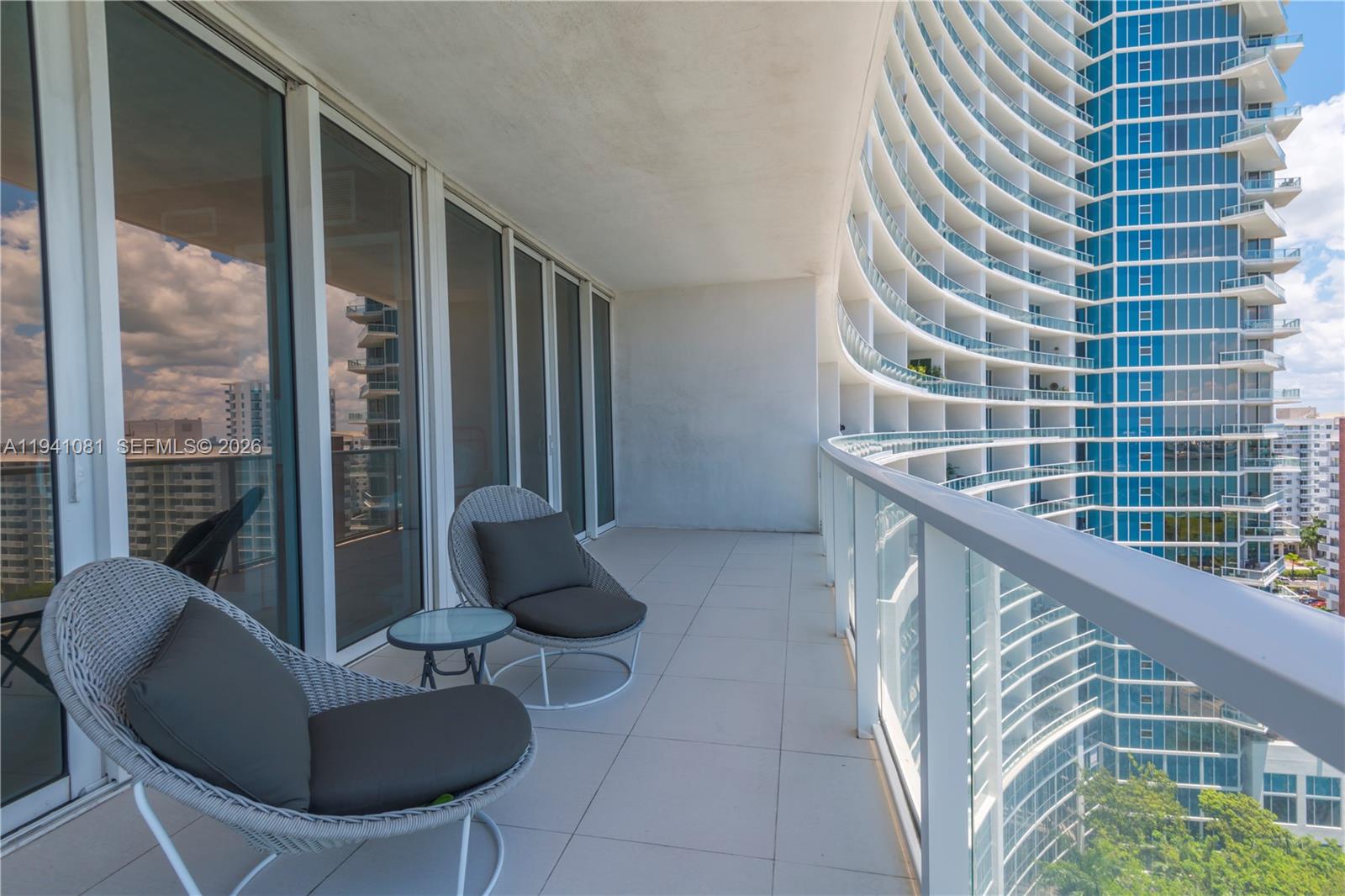 PARAMOUNT BAY CONDO - Residential