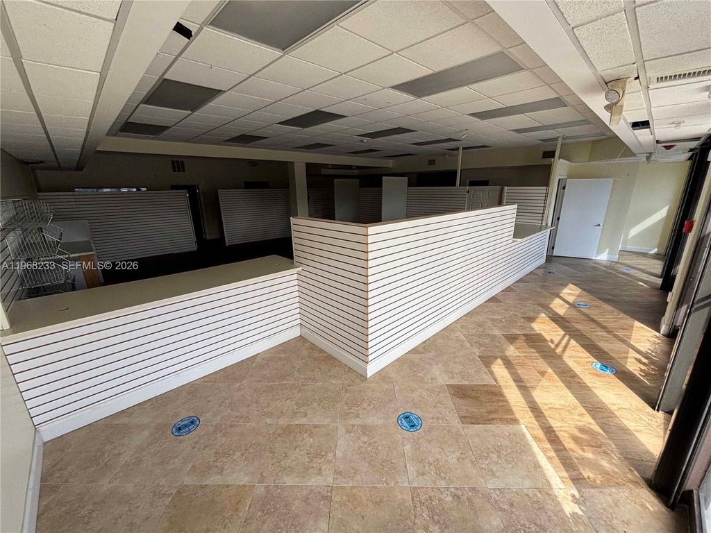 Photo of 2727 E Oakland Park Blvd #100, Fort Lauderdale, FL 33306 (MLS # A11968233)