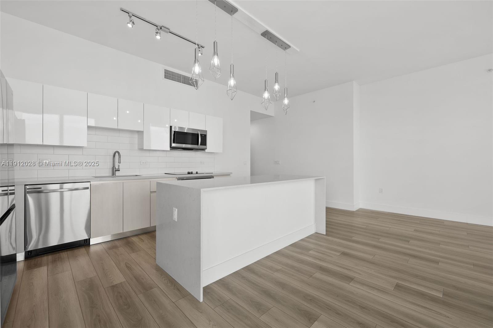 Slate Hallandale - Residential Lease