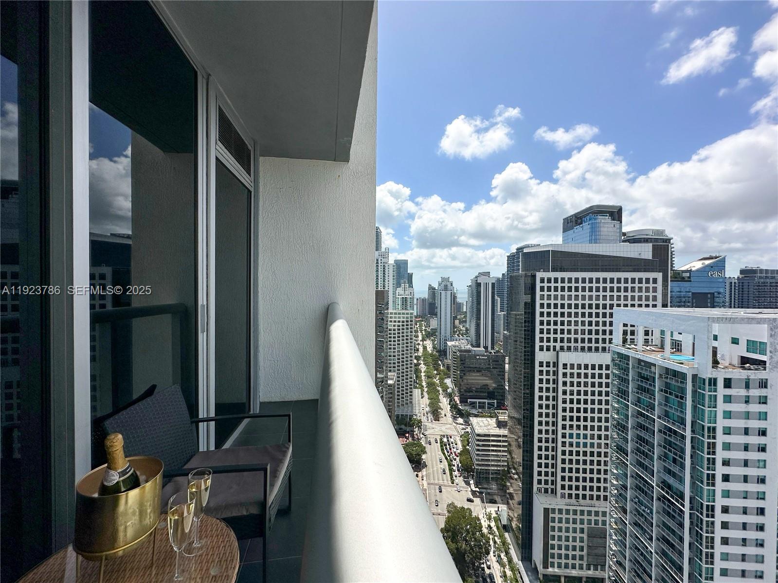 ICON BRICKELL CONDO NO 3 - Residential