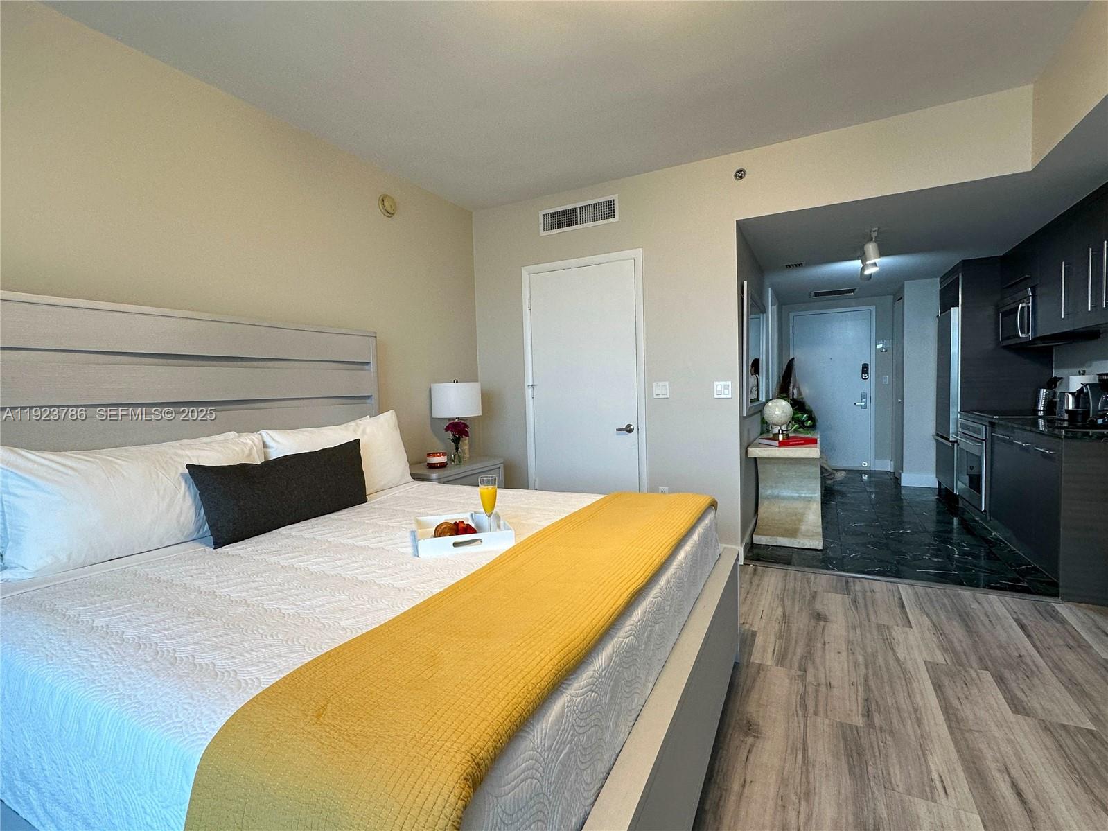 ICON BRICKELL CONDO NO 3 - Residential