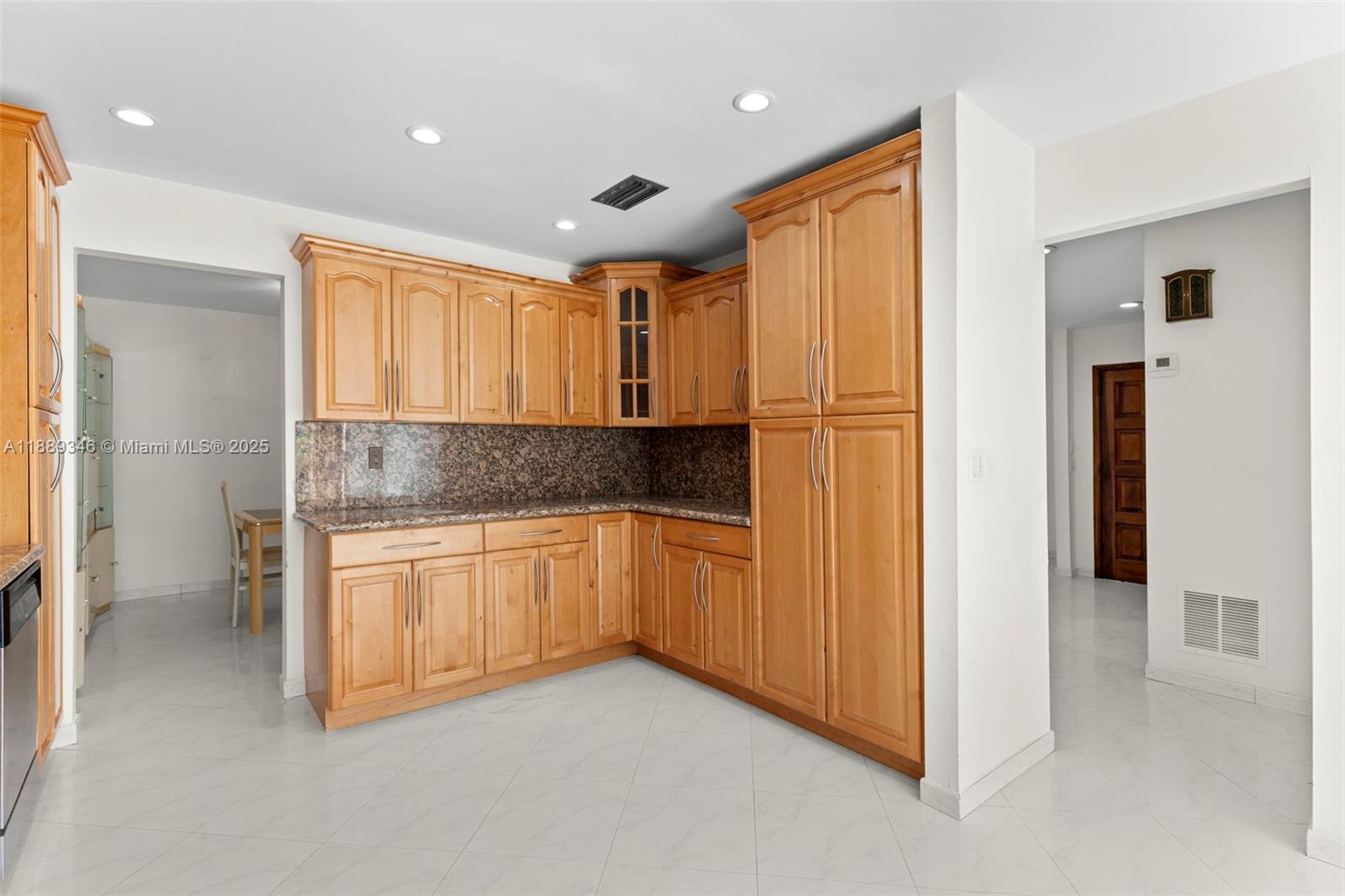 ALTOS DEL MAR NO 5 - Residential