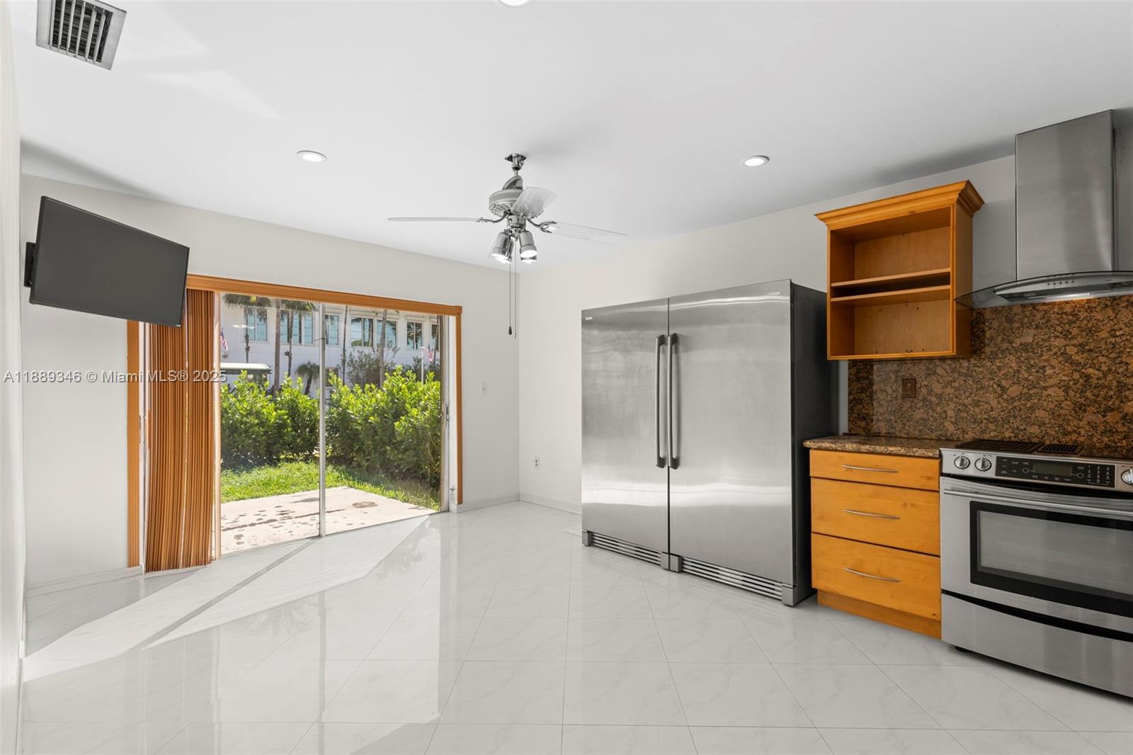 ALTOS DEL MAR NO 5 - Residential