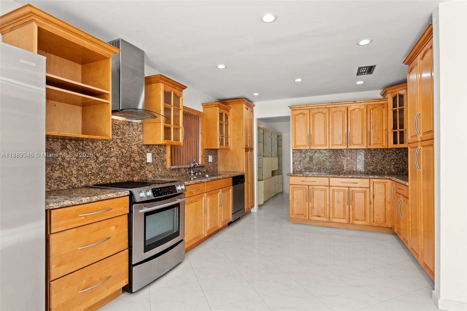 ALTOS DEL MAR NO 5 - Residential
