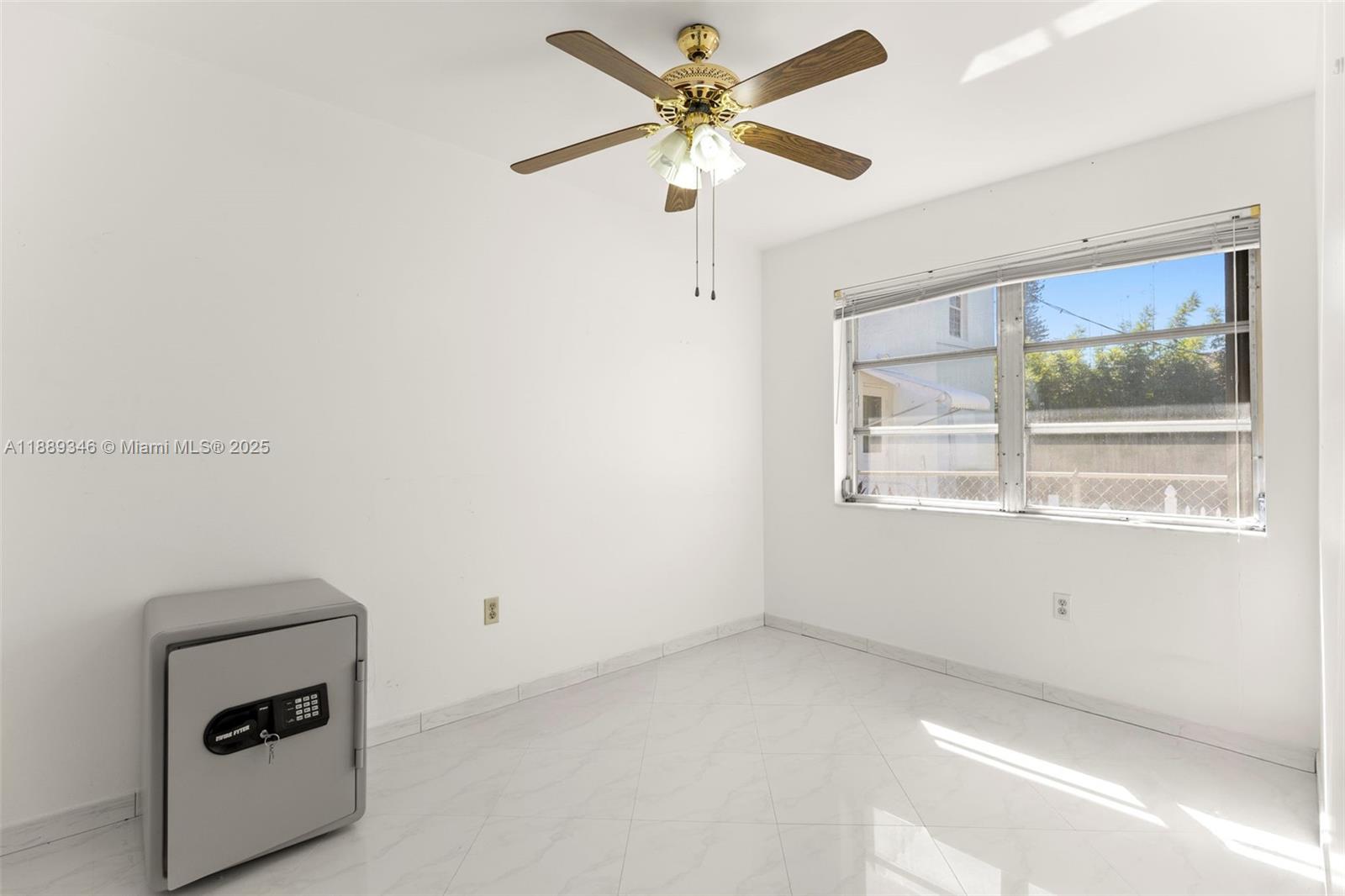 ALTOS DEL MAR NO 5 - Residential
