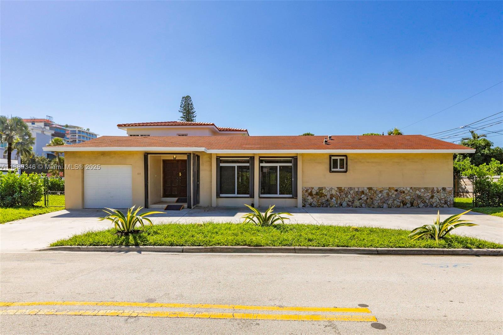 ALTOS DEL MAR NO 5 - Residential