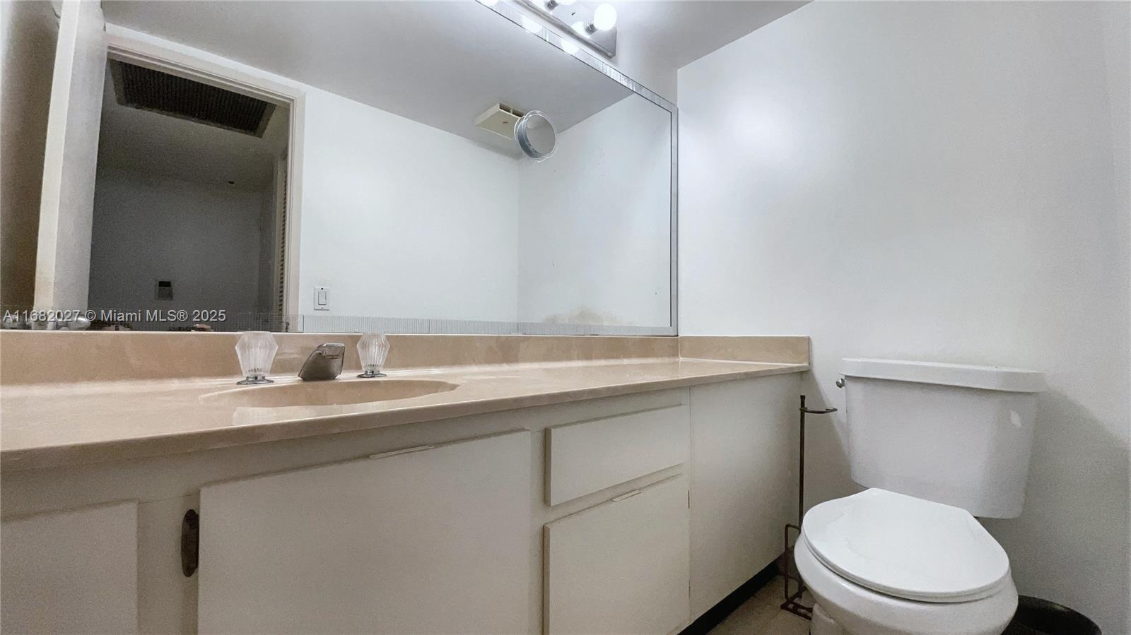 THE GRAND FKA VENETIA - Residential Lease