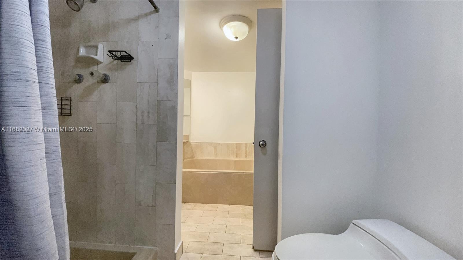 THE GRAND FKA VENETIA - Residential Lease