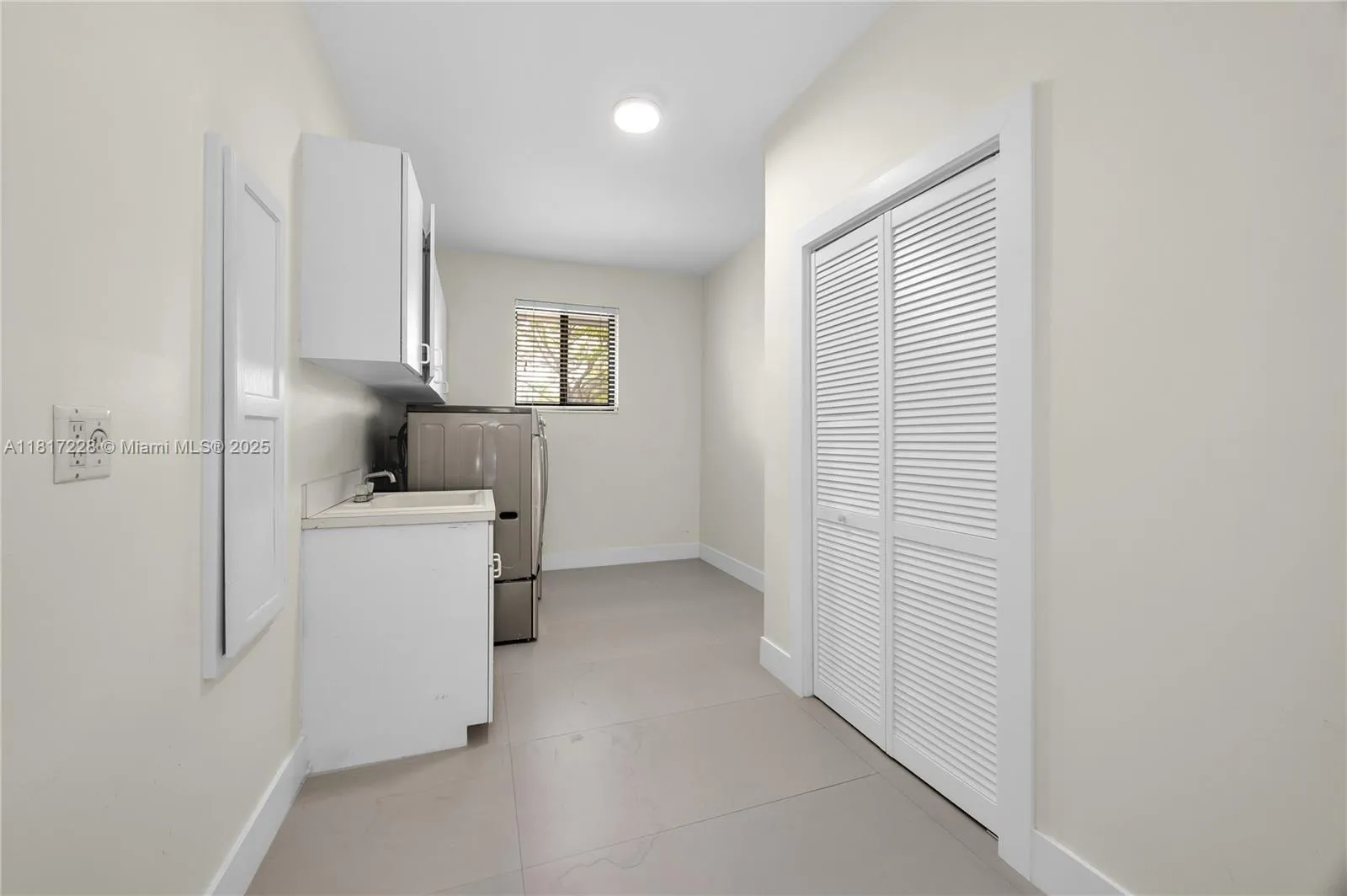 Palmetto Bay, Florida 33158, United States, 5 Bedrooms Bedrooms, ,5 BathroomsBathrooms,Residential,Active,146567