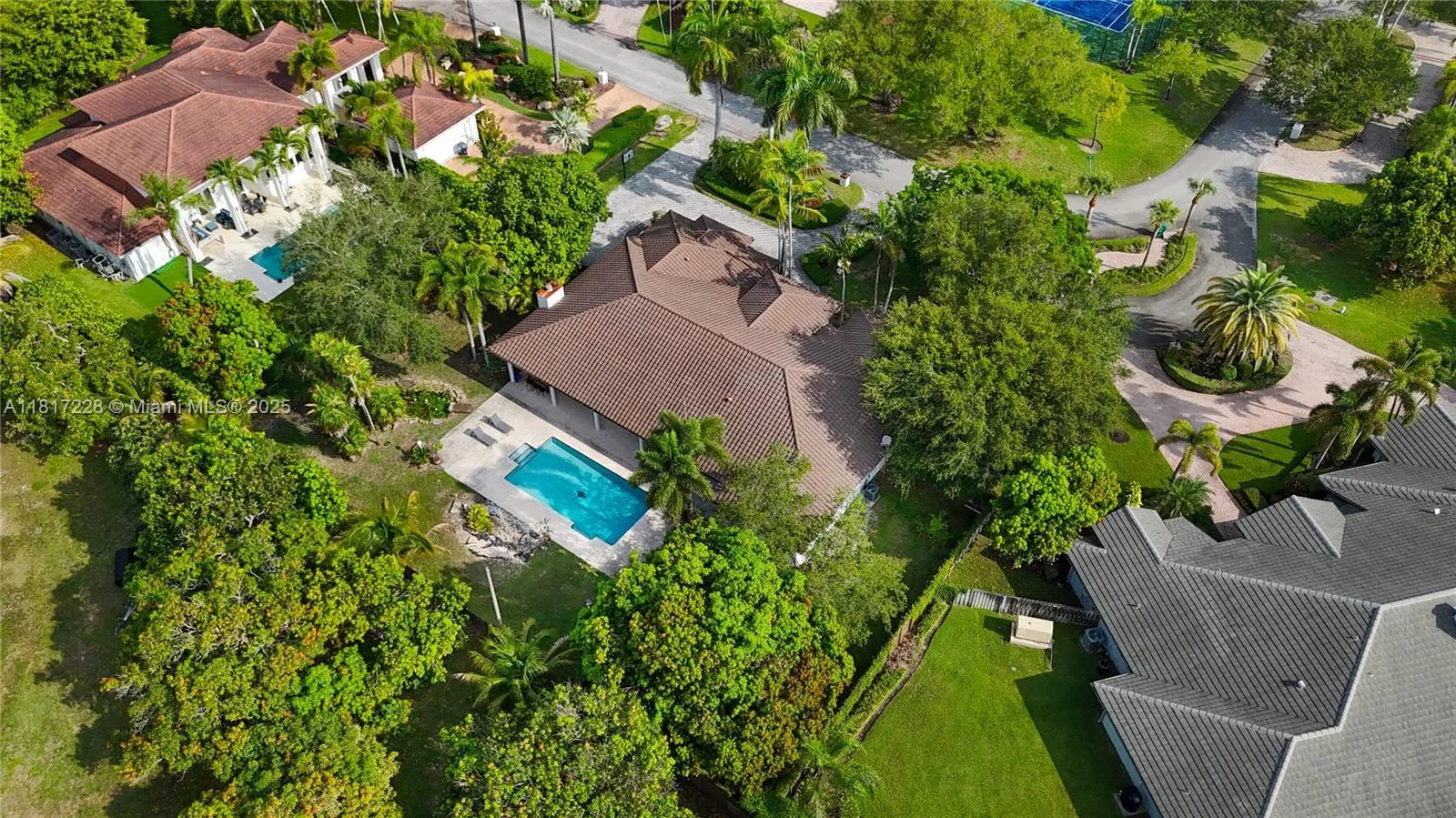 Palmetto Bay, Florida 33158, United States, 5 Bedrooms Bedrooms, ,5 BathroomsBathrooms,Residential,Active,146567