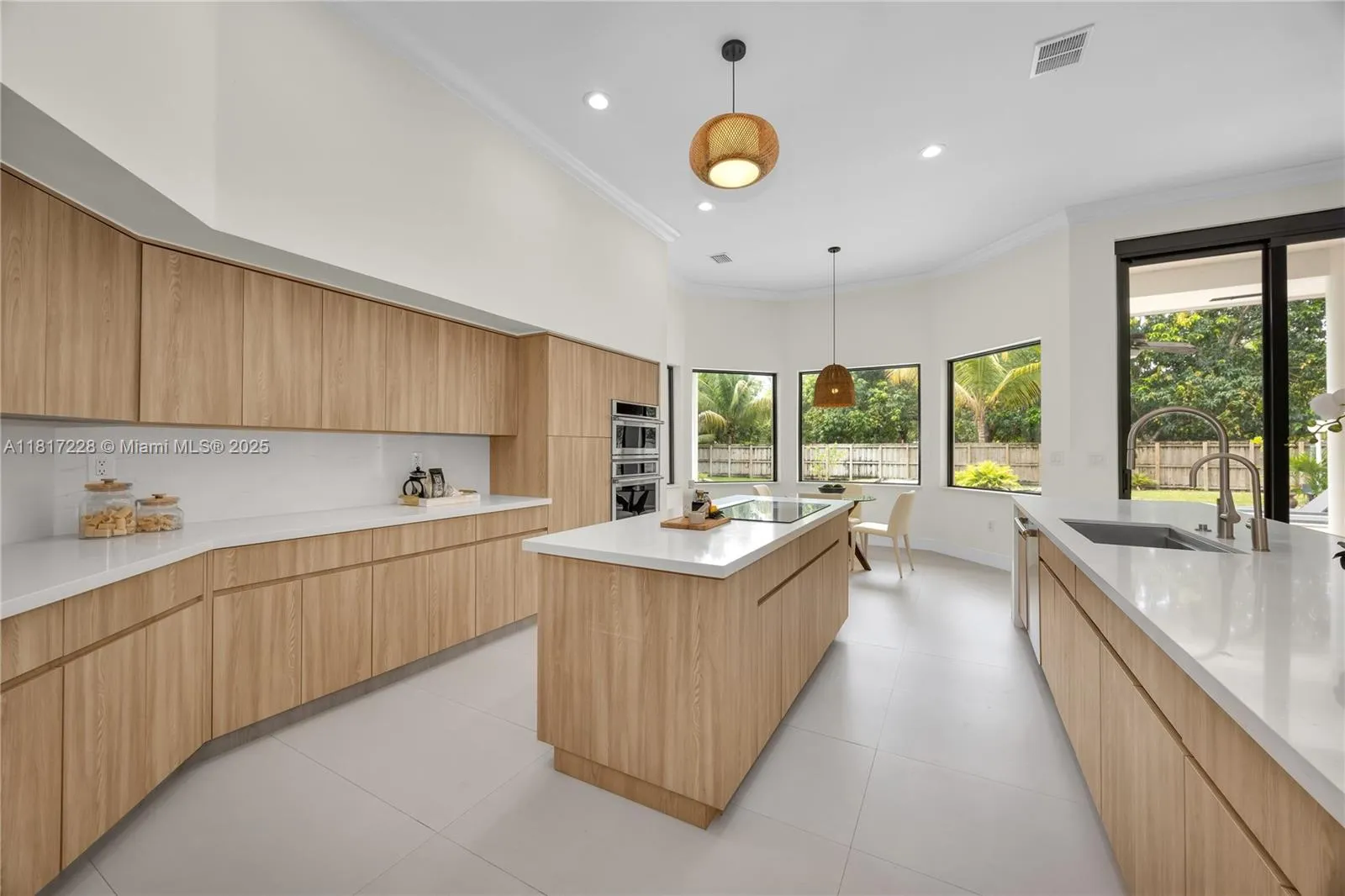 Palmetto Bay, Florida 33158, United States, 5 Bedrooms Bedrooms, ,5 BathroomsBathrooms,Residential,Active,146567