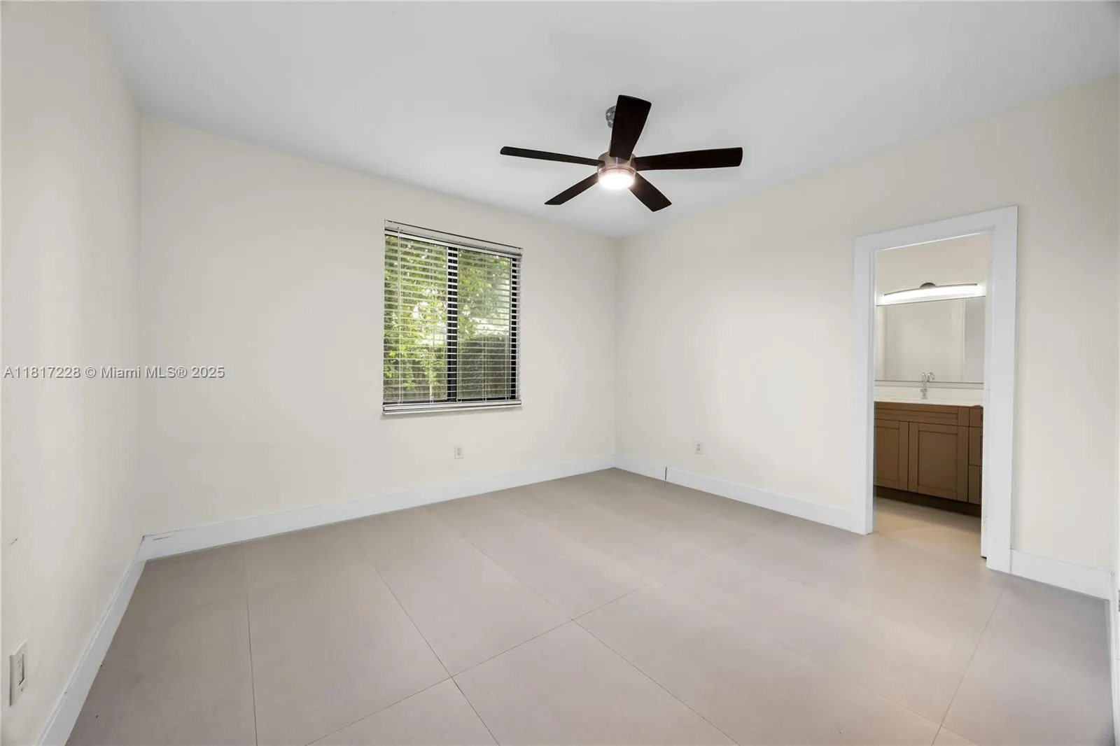 Palmetto Bay, Florida 33158, United States, 5 Bedrooms Bedrooms, ,5 BathroomsBathrooms,Residential,Active,146567