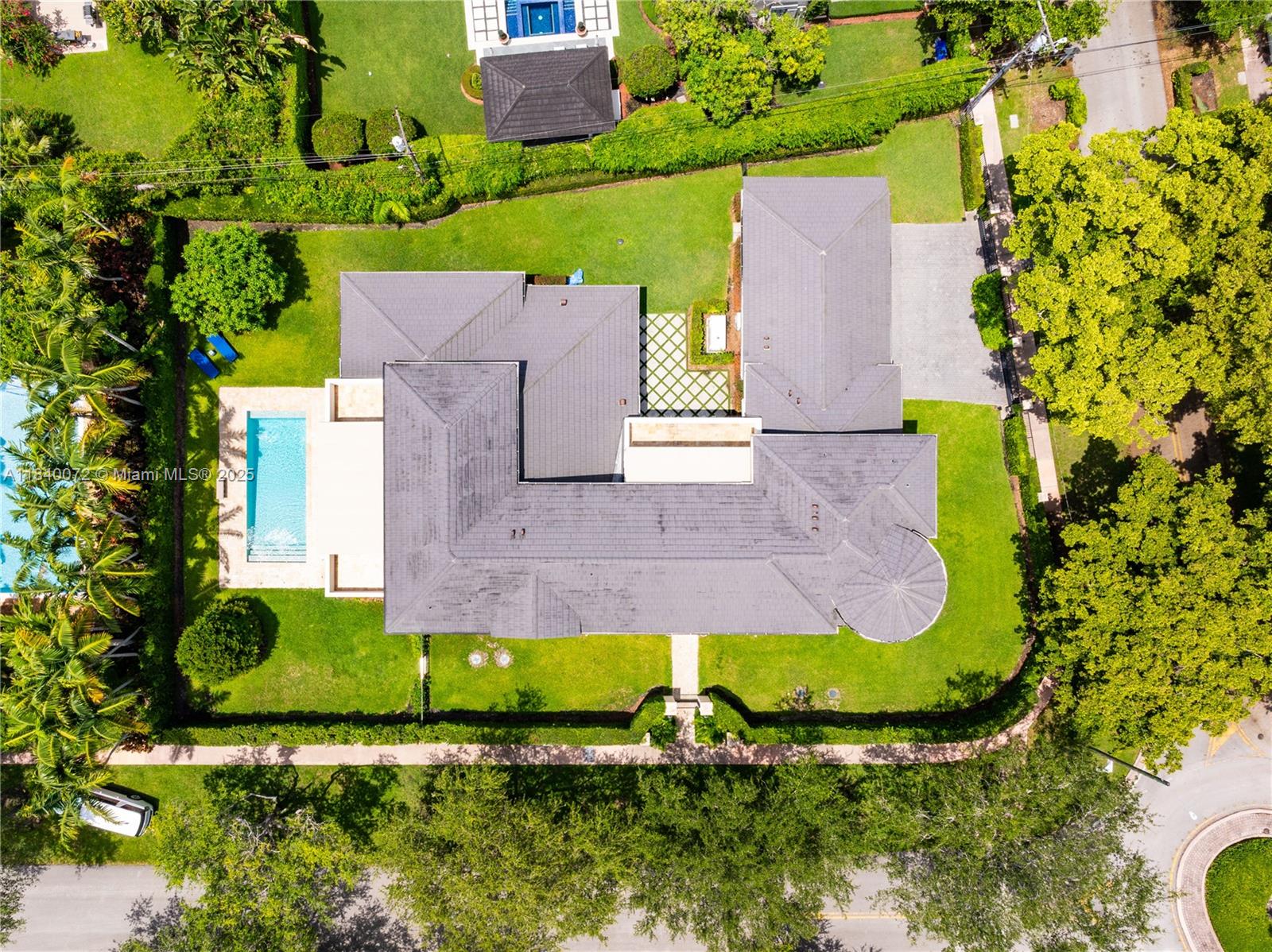 CORAL GABLES RIVIERA SEC - Residential