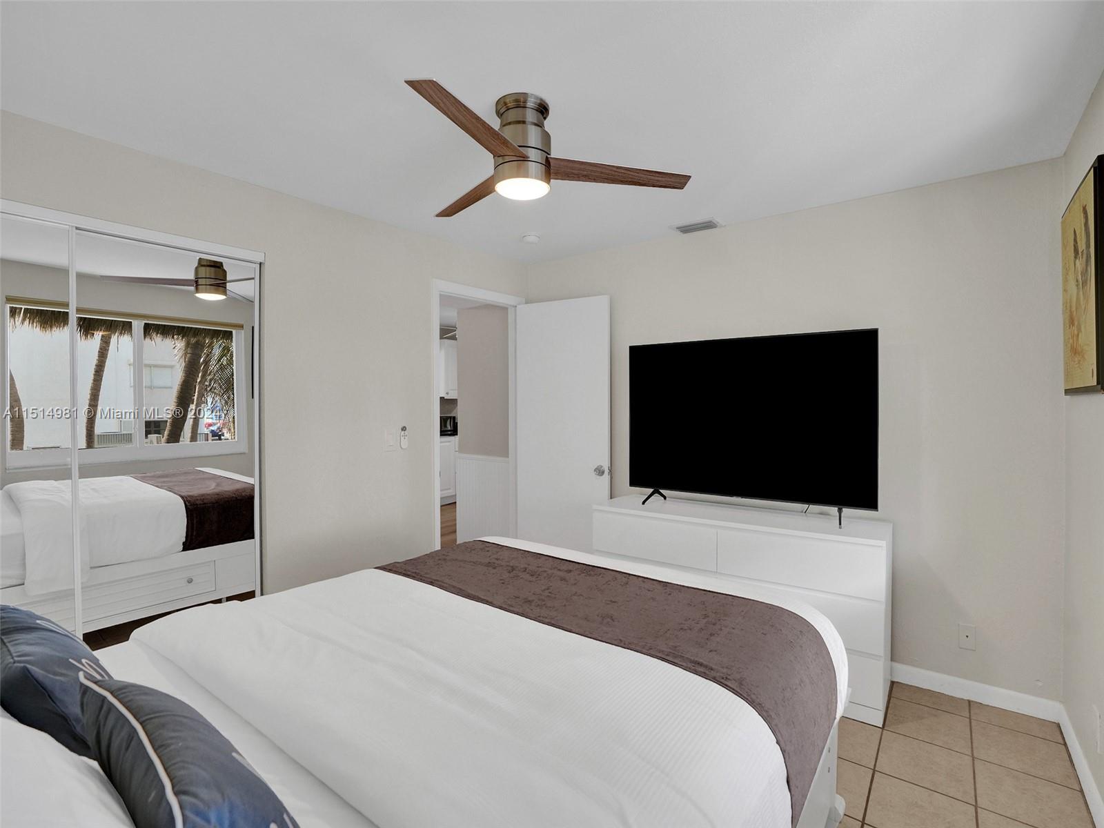 HOLLYWOOD BEACH - Residential Lease