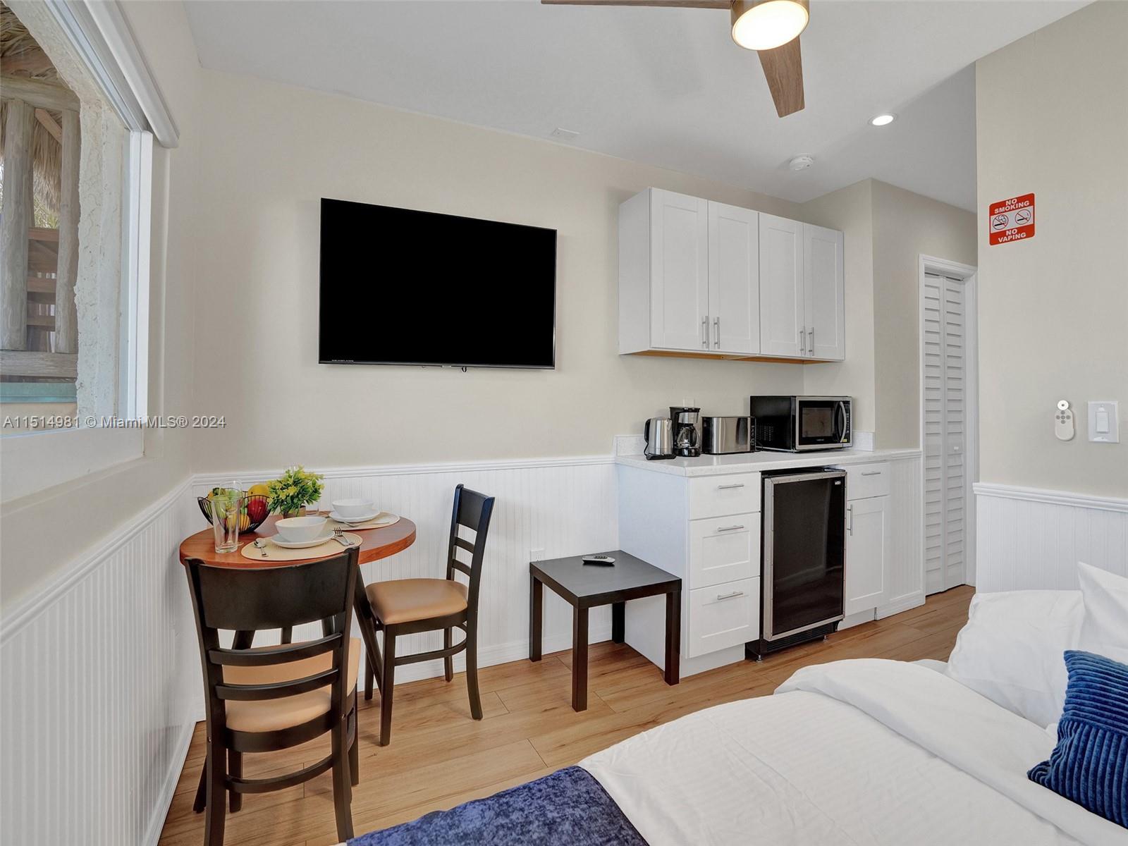 HOLLYWOOD BEACH - Residential Lease