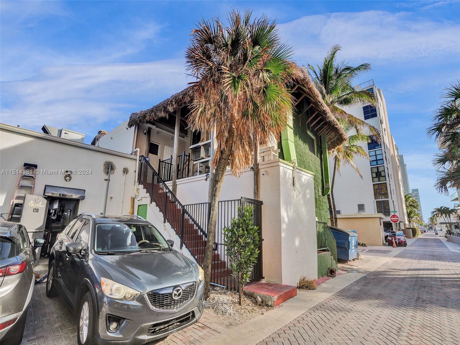 HOLLYWOOD BEACH - Residential Lease