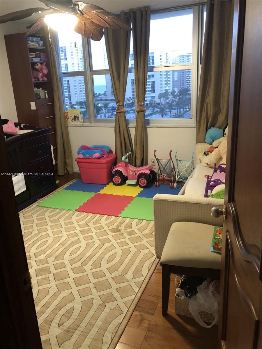 IMPERIAL TOWERS CONDO - Residential