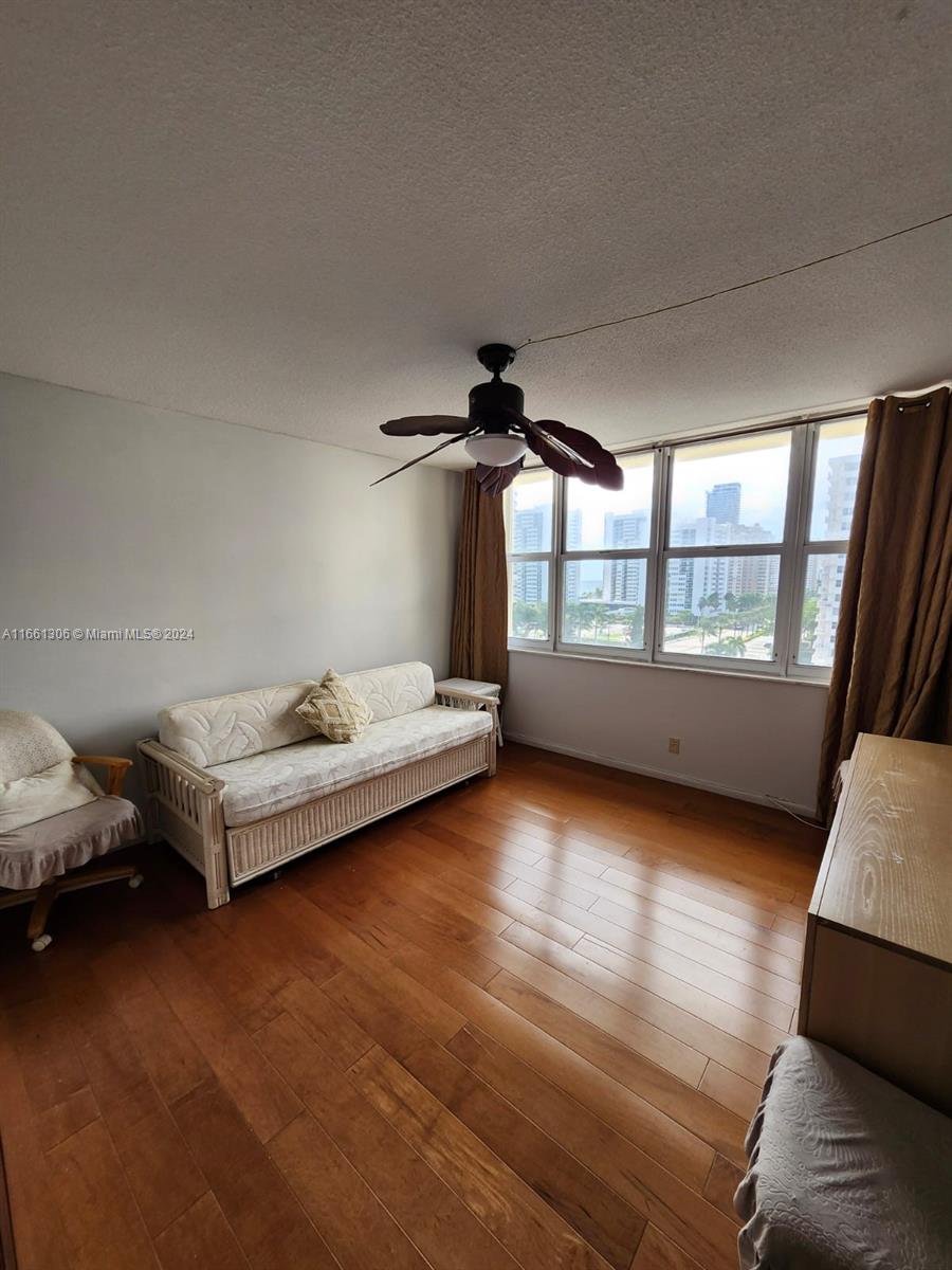 IMPERIAL TOWERS CONDO - Residential