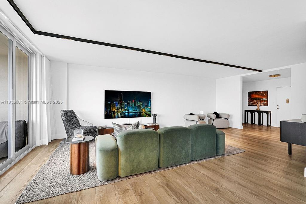 CARAVELLE CONDO - Residential