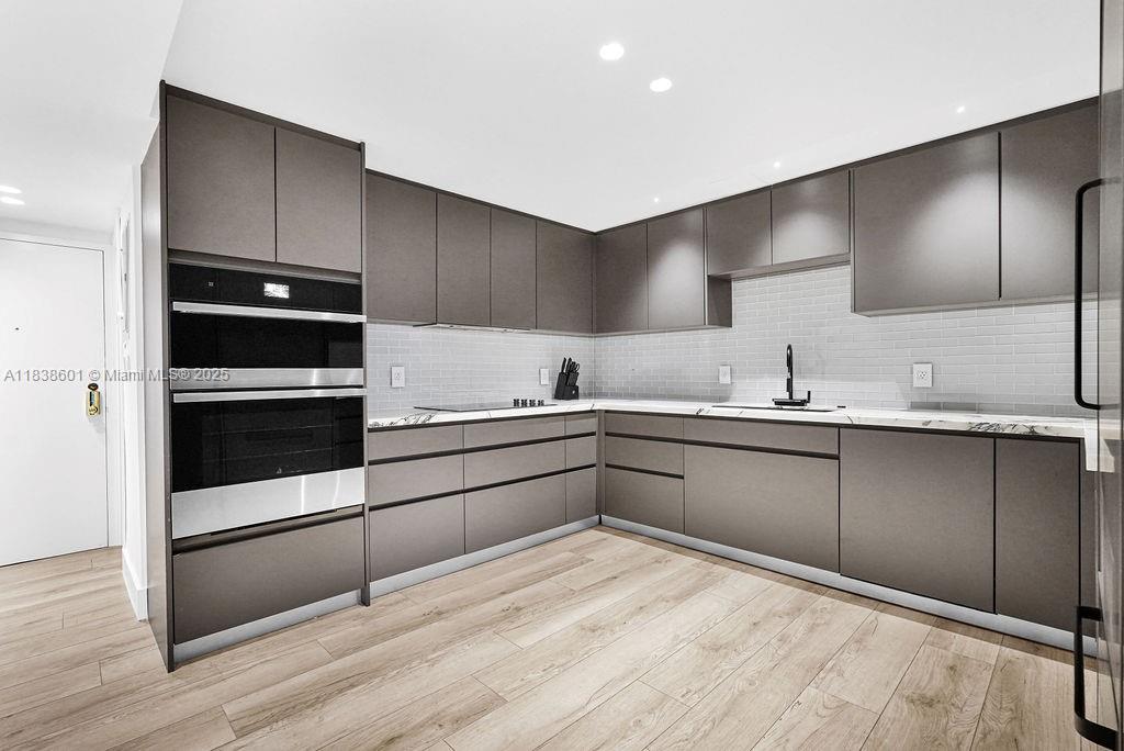 CARAVELLE CONDO - Residential