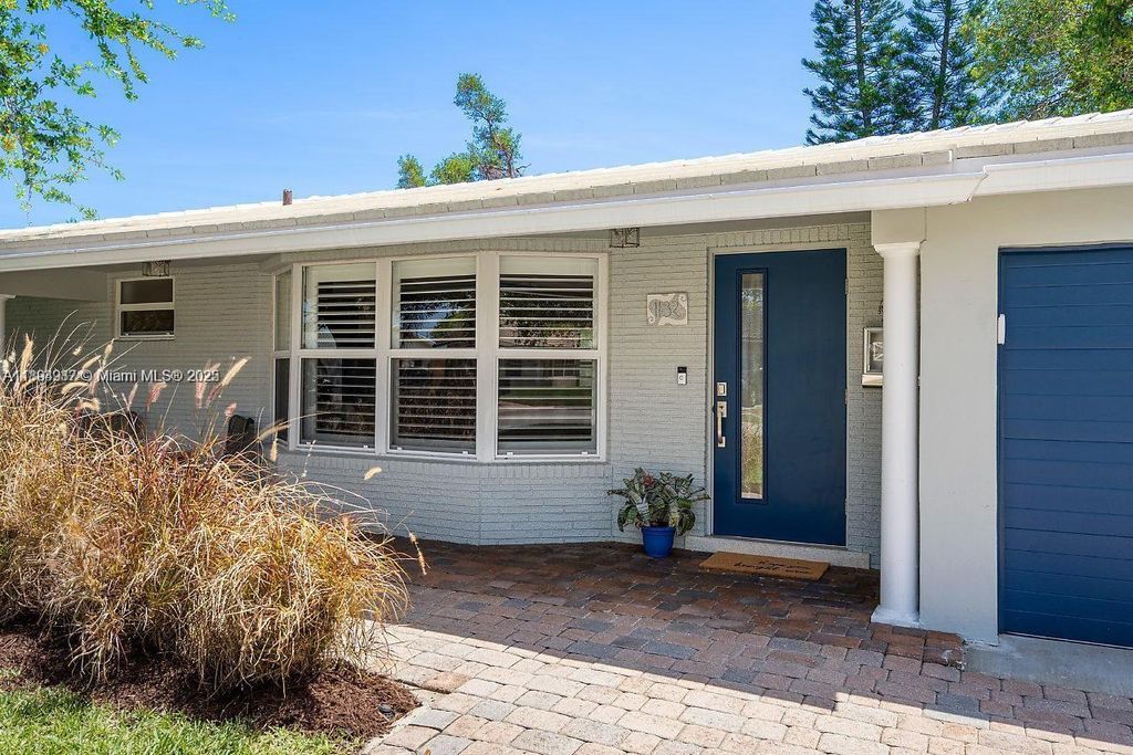 Photo of 1132 SW 14th St, Boca Raton, FL 33486 (MLS # A11894937)