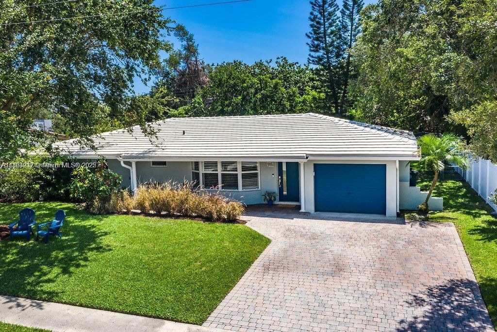 Photo of 1132 SW 14th St, Boca Raton, FL 33486 (MLS # A11894937)