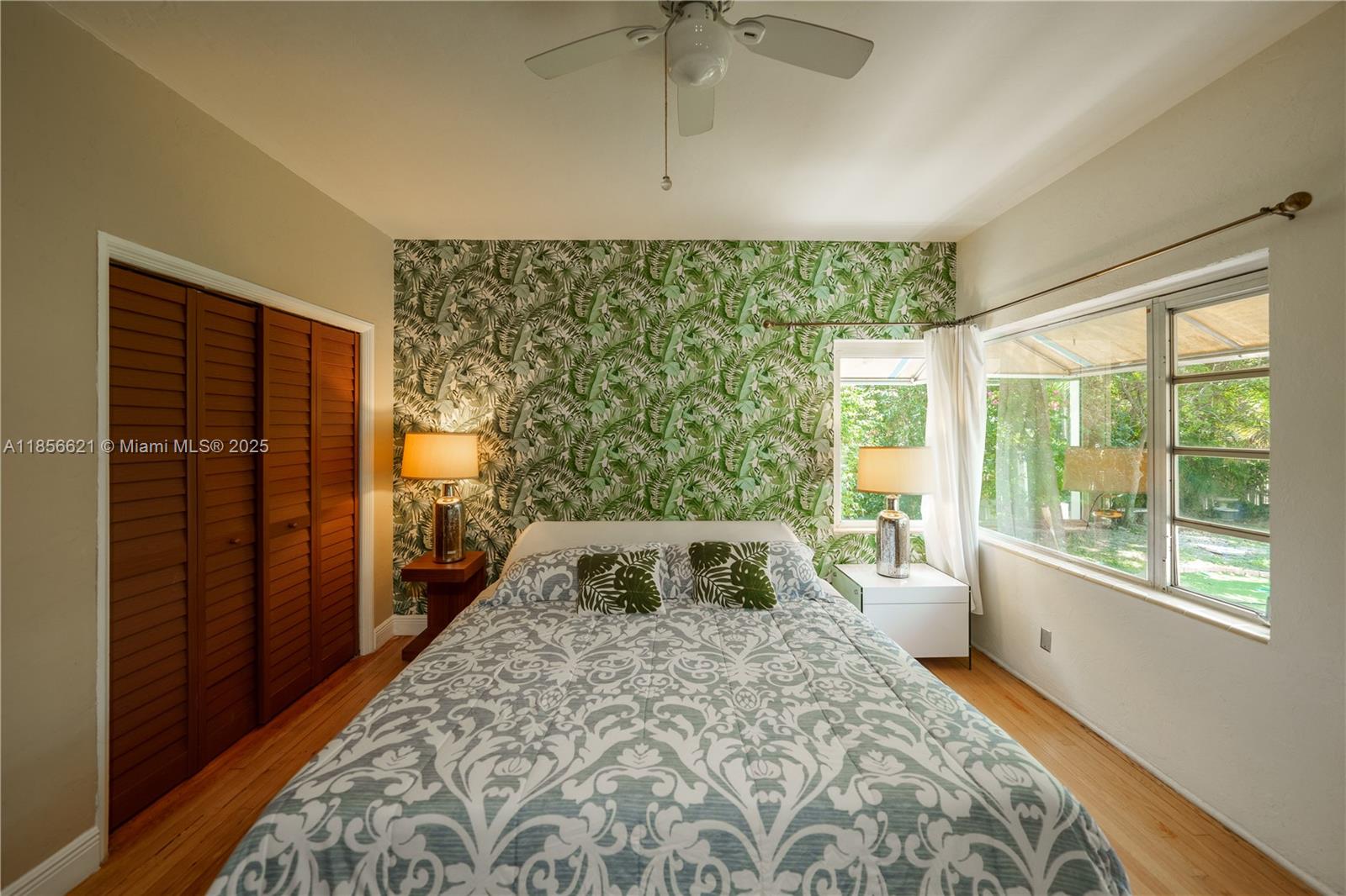 HOLLYWOOD LAKES SECTION - Residential Lease