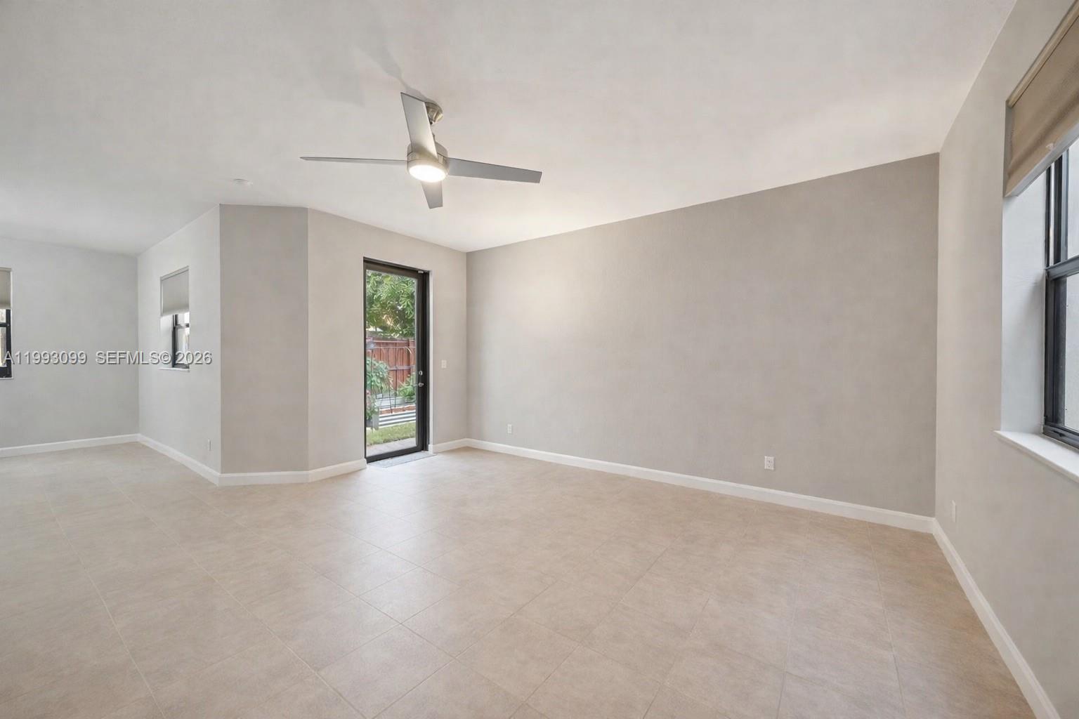 BAYWINDS OF FLORES - Residential