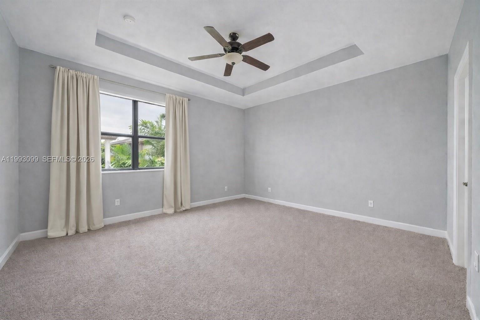 BAYWINDS OF FLORES - Residential