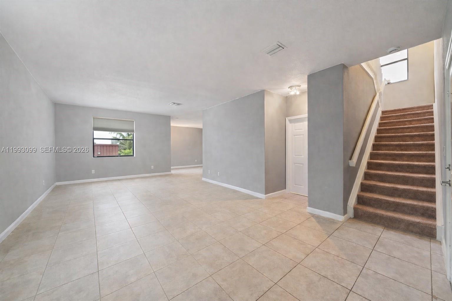 BAYWINDS OF FLORES - Residential